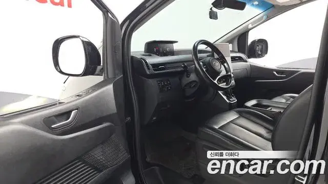 Hyundai Staria 2022 — Photo 10/20