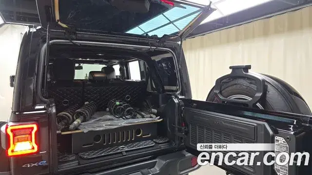 Jeep Wrangler 2022 — Фото 15/20