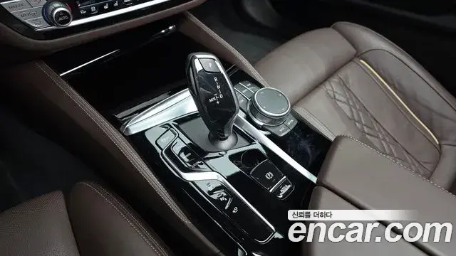 BMW 5 Series 2021 — Фото 9/20