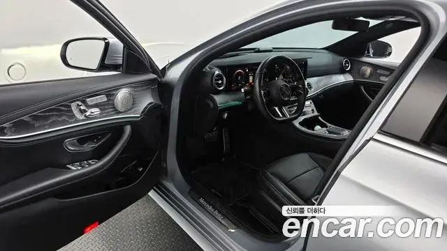 Mercedes-Benz E-Class 2022 — Фото 10/20
