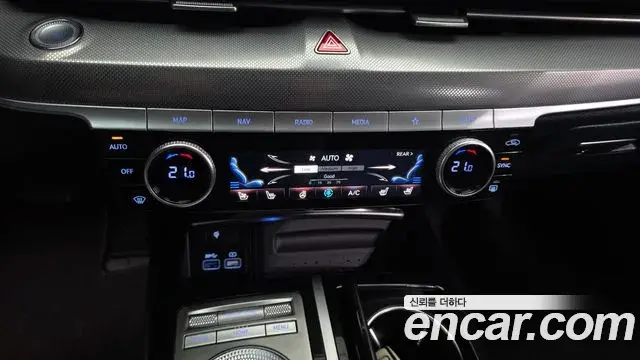 Genesis Electrified G80 2022 — Şəkil 18/20