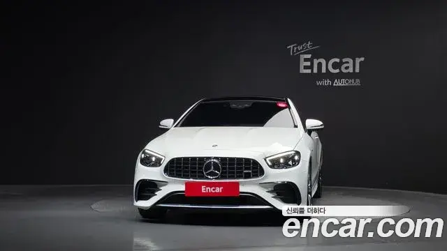 Mercedes-Benz E-Class 2021 — Photo 3/20