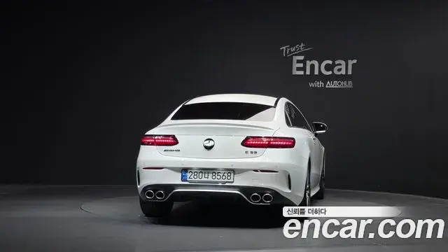 Mercedes-Benz E-Class 2021 — Photo 4/20