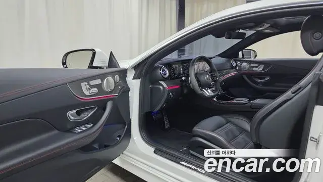 Mercedes-Benz E-Class 2021 — Photo 10/20