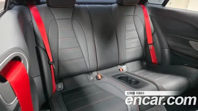 Mercedes-Benz E-Class 2021 — Photo 11/20