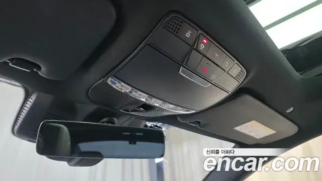 Mercedes-Benz E-Class 2021 — Photo 17/20