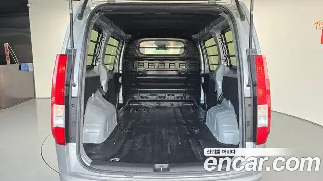 Hyundai Staria 2022 — Фото 20/20