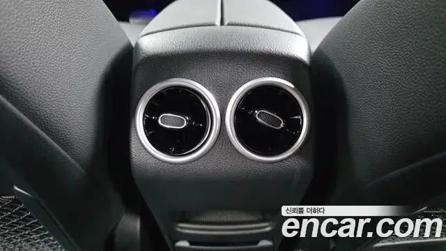 Mercedes-Benz EQA 2025 — Photo 17/31