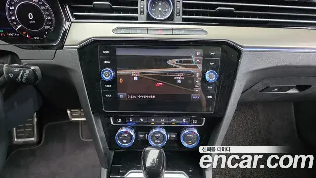Volkswagen Arteon 2019 — Şəkil 10/20