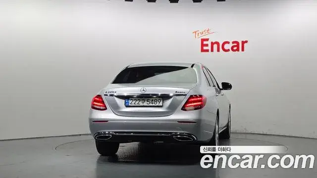 Mercedes-Benz E-Class 2018 — Фото 4/20