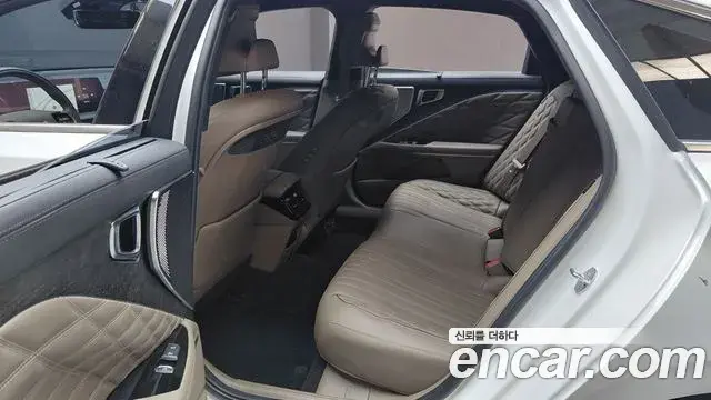 Kia K8 2022 — Şəkil 12/20