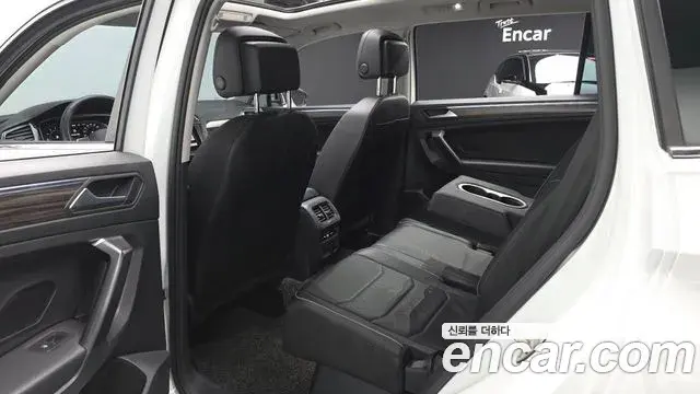 Volkswagen Tiguan Allspace 2023 — Фото 11/20