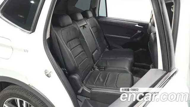 Volkswagen Tiguan Allspace 2023 — Фото 12/20