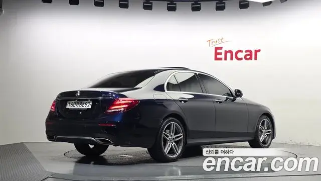 Mercedes-Benz E-Class 2020 — Фото 2/20