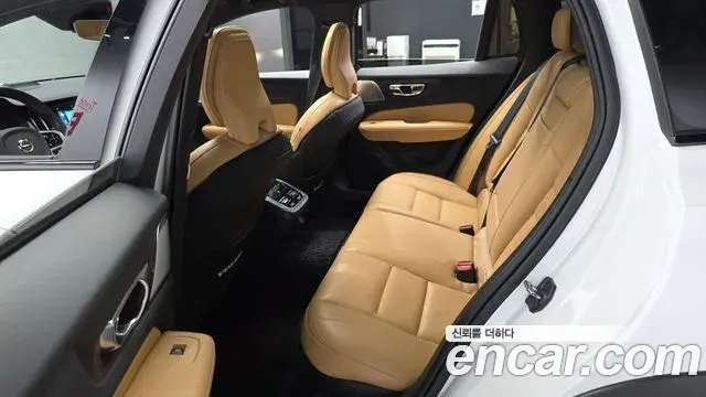 Volvo V60 Cross Country 2021 — Фото 11/20