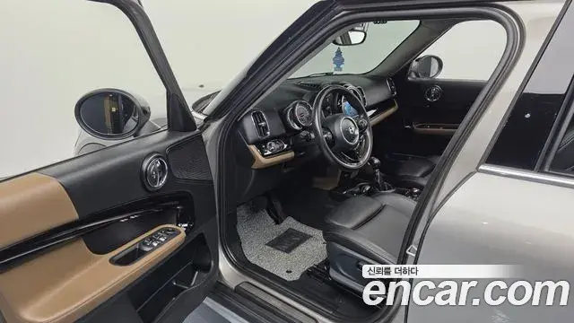 Mini Cooper Countryman 2019 — Photo 10/20