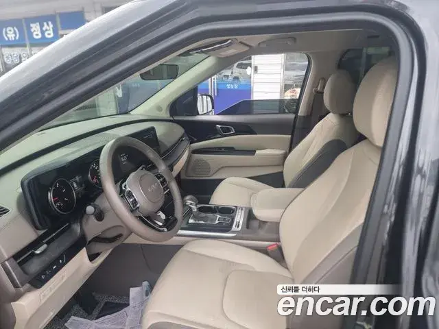 Kia Carnival 2023 — Şəkil 10/18