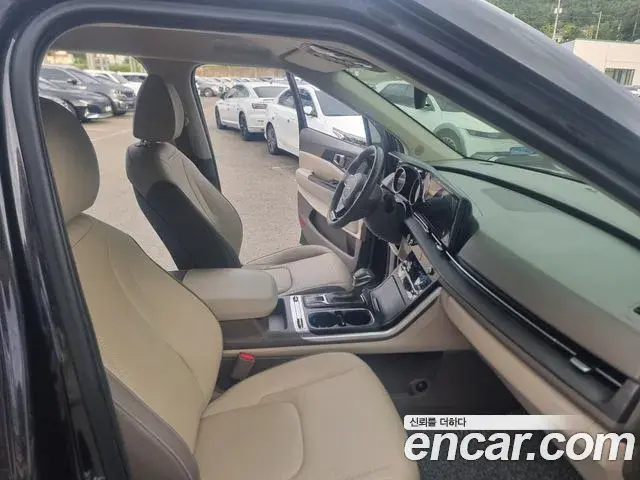 Kia Carnival 2023 — Şəkil 11/18