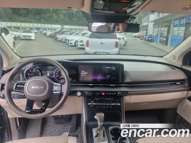 Kia Carnival 2023 — Şəkil 12/18