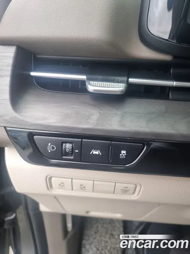 Kia Carnival 2023 — Şəkil 15/18