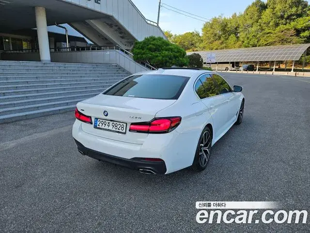 BMW 5 Series 2020 — Фото 18/20