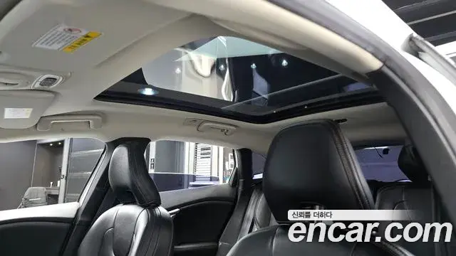 Volvo V40 Cross Country 2018 — Şəkil 1/20