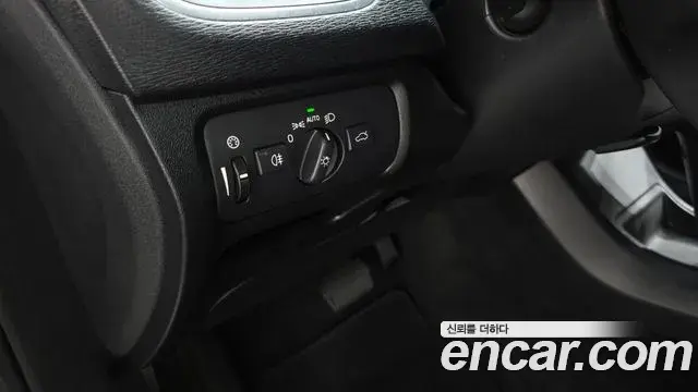 Volvo V40 Cross Country 2018 — Şəkil 20/20