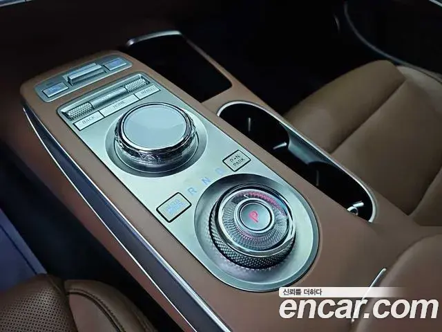 Genesis GV70 2021 — Photo 7/20