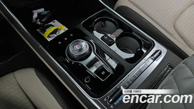 Kia Carnival 2025 — Şəkil 32/34