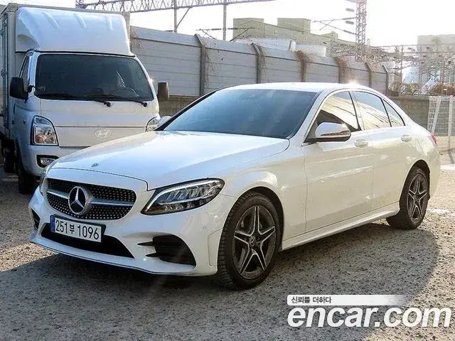 Mercedes-Benz C-Class 2019 — Фото 9/20