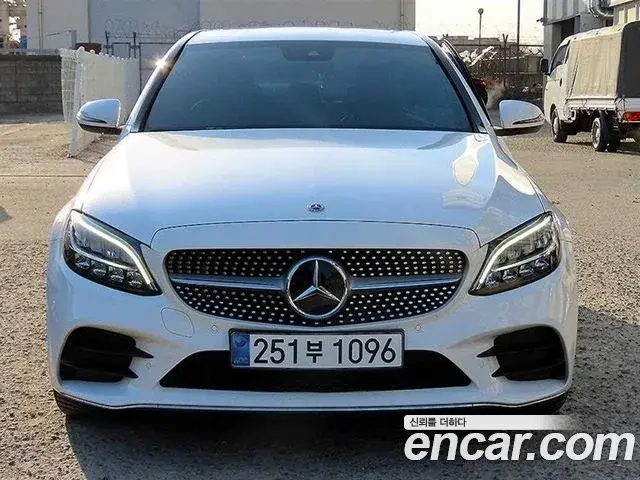 Mercedes-Benz C-Class 2019 — Фото 2/20