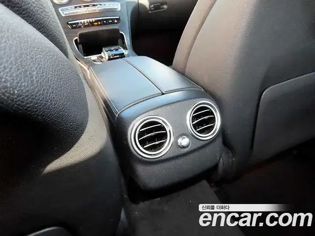 Mercedes-Benz C-Class 2019 — Фото 19/20