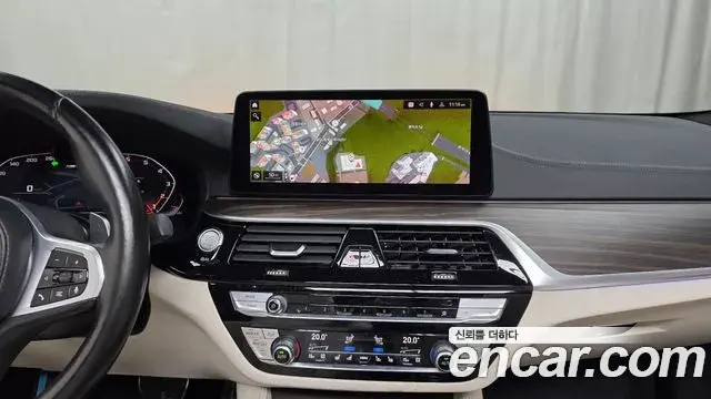 BMW 5 Series 2021 — Photo 14/20