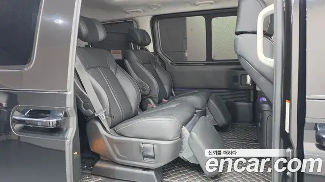 Hyundai Staria 2023 — Фото 11/20