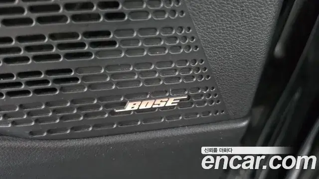 Hyundai Staria 2023 — Фото 18/20