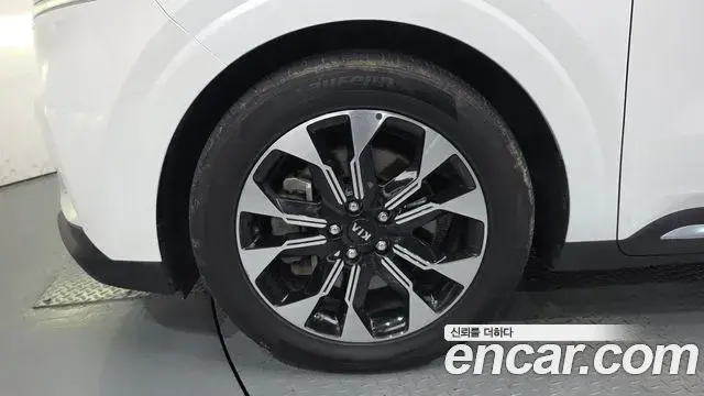 Kia Carnival 2021 — Photo 5/20