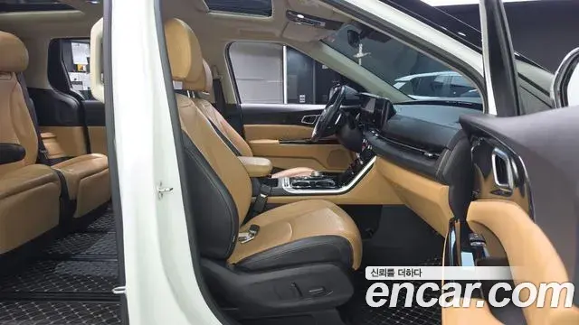 Kia Carnival 2021 — Photo 11/20