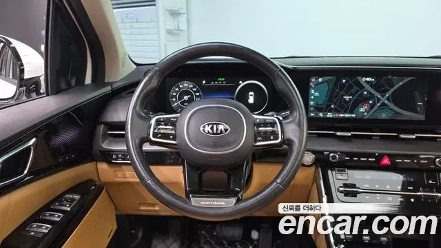 Kia Carnival 2021 — Photo 13/20