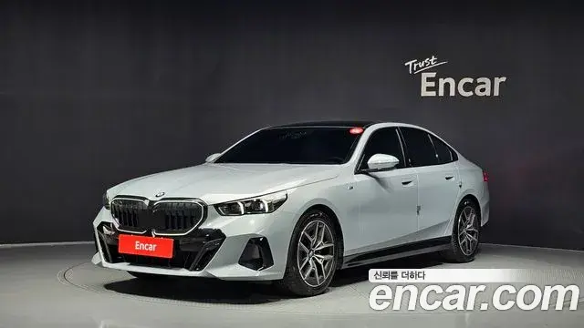 BMW 5 Series 2025 — Фото 1/20