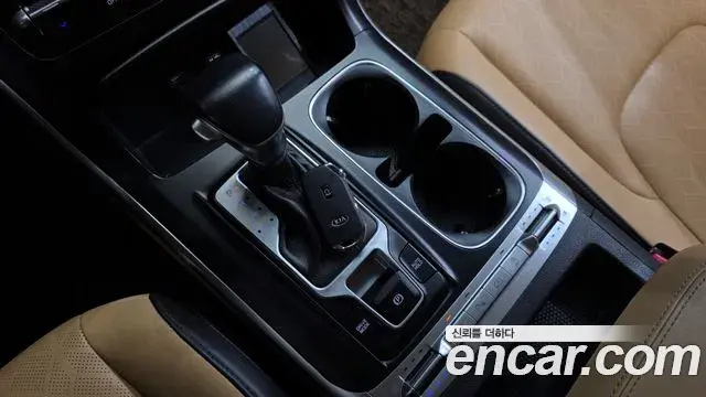 Kia Carnival 2021 — Photo 9/20