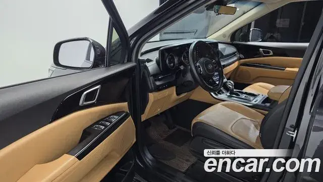 Kia Carnival 2021 — Photo 10/20