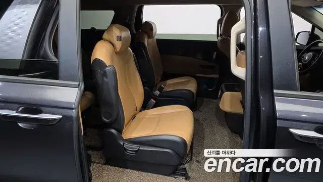 Kia Carnival 2021 — Photo 12/20
