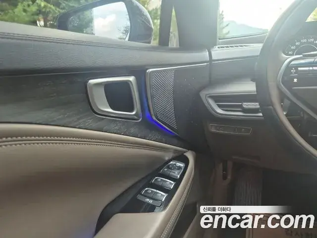 Kia K8 2022 — Photo 12/20