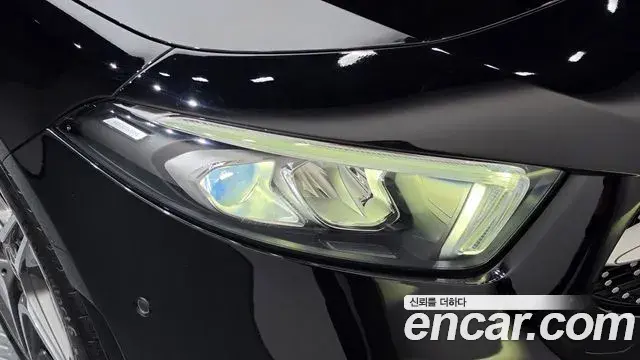 Mercedes-Benz A-Class 2020 — Photo 11/30
