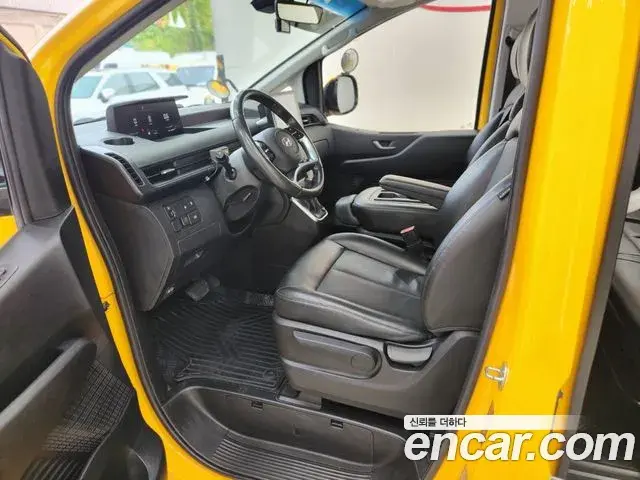 Hyundai Staria 2021 — Фото 7/20