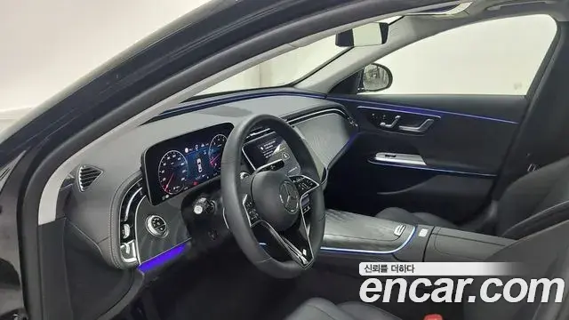 Mercedes-Benz E-Class 2026 — Photo 13/18