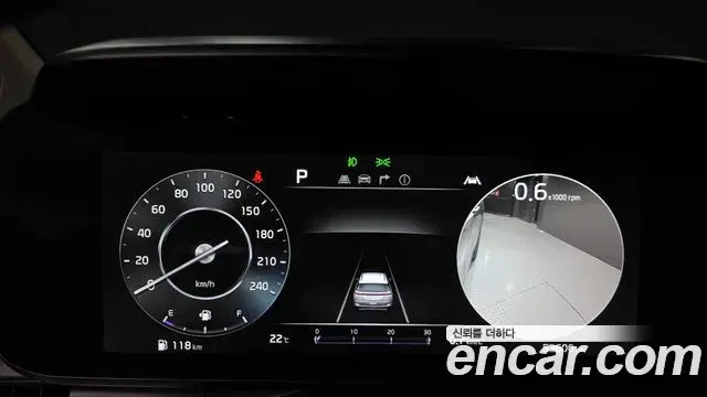 Kia Carnival 2023 — ფოტო 8/20