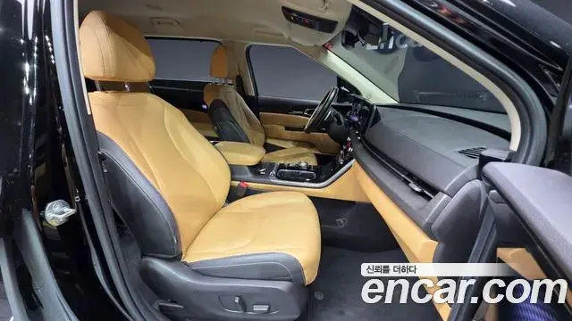 Kia Carnival 2023 — ფოტო 10/20