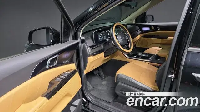Kia Carnival 2023 — ფოტო 11/20