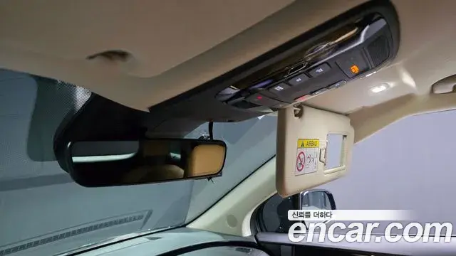Kia Carnival 2023 — ფოტო 17/20